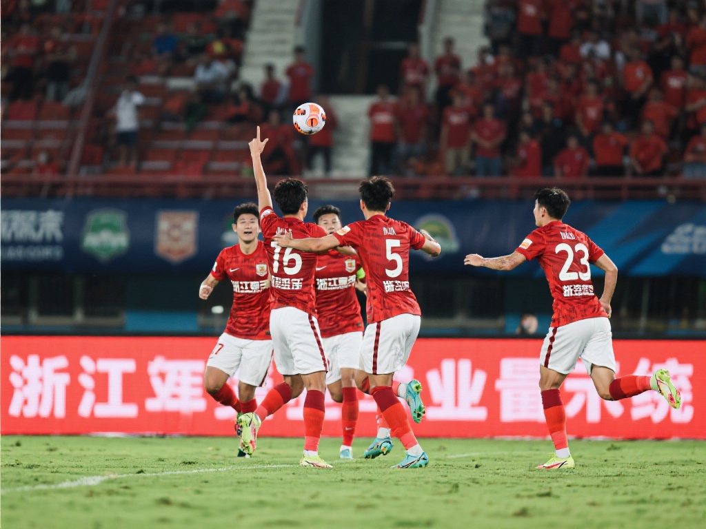 萨拉赫与范迪克或将告别利物浦，续约谈判陷入僵局